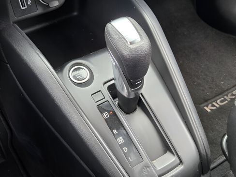 Used 2024 Nissan Kicks S FWD image 15