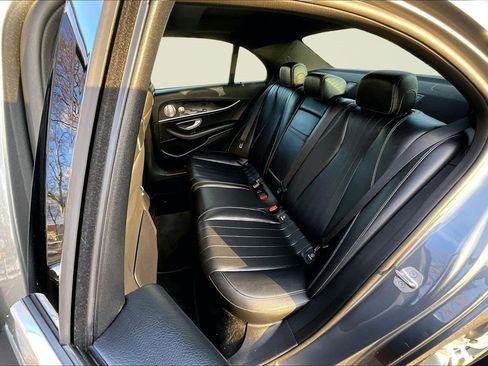 Used 2018 Mercedes-Benz E 300 4MATIC w/ Premium 1 Package image 22