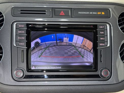 Used 2016 Volkswagen Tiguan SE image 32