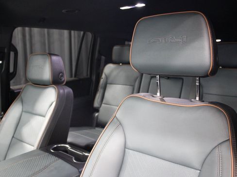 Used 2025 GMC Yukon XL AT4 w/ Premium Trailering Package image 5