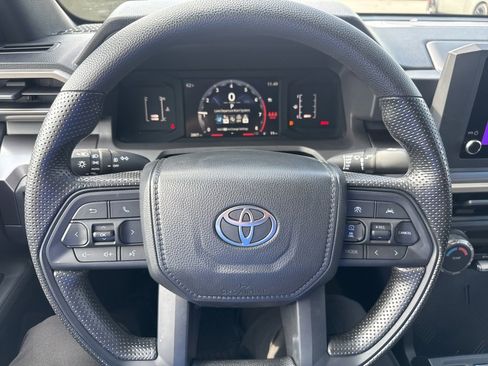Used 2025 Toyota Tacoma SR5 image 18