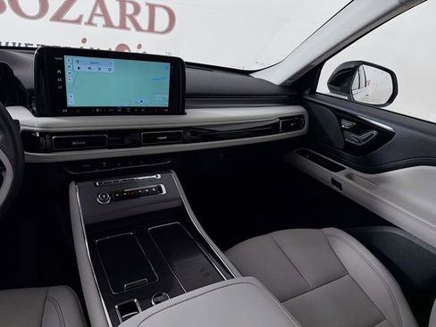 New 2026 Lincoln Aviator 2WD image 25