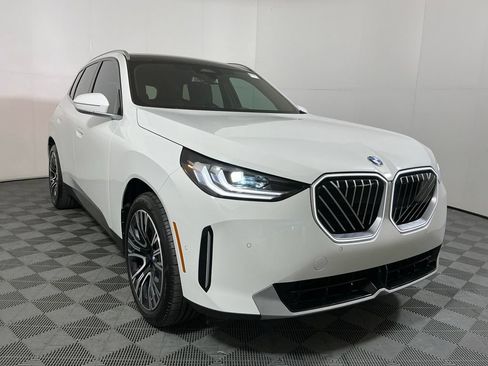 Used 2025 BMW X3 xDrive30i w/ Convenience Package AWD/4WD image 4