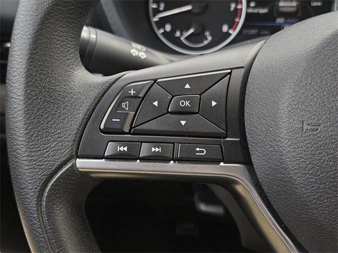 Used 2025 Nissan Sentra SV image 14