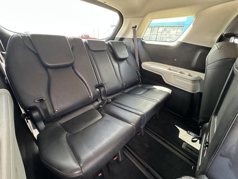 Used 2024 Kia Carnival LX FWD image 33