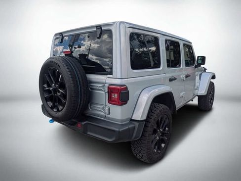 Used 2024 Jeep Wrangler Unlimited Sahara AWD/4WD image 4