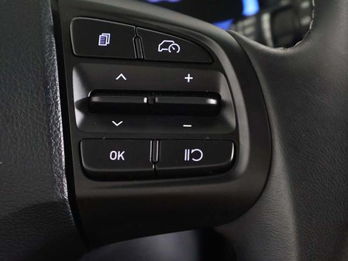 Certified 2024 Hyundai Venue SEL FWD image 38