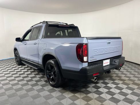 Certified 2025 Honda Ridgeline Black Edition image 12
