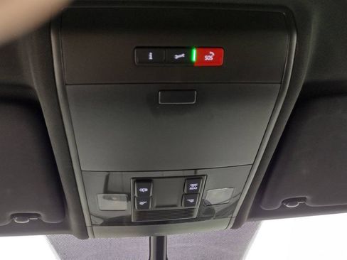 Certified 2022 Volkswagen Atlas Cross Sport SE image 34