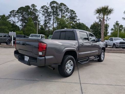 Used 2022 Toyota Tacoma SR w/ SR Convenience Package RWD image 3