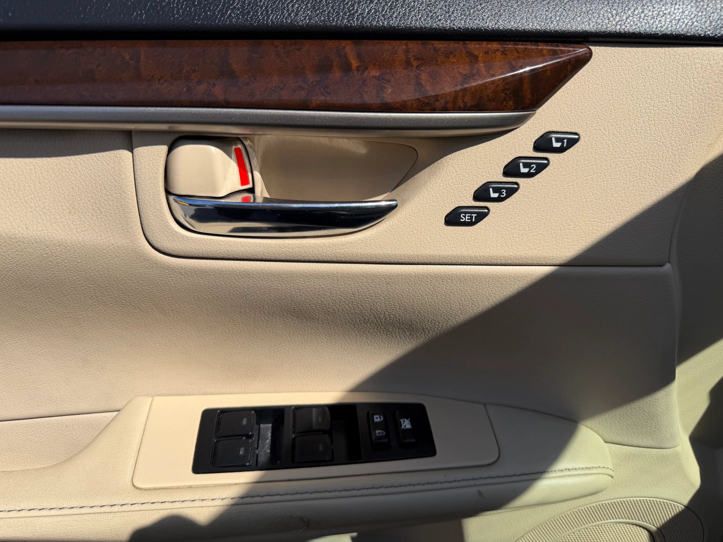 Used 2015 Lexus ES 350 w/ Premium Package FWD image 11