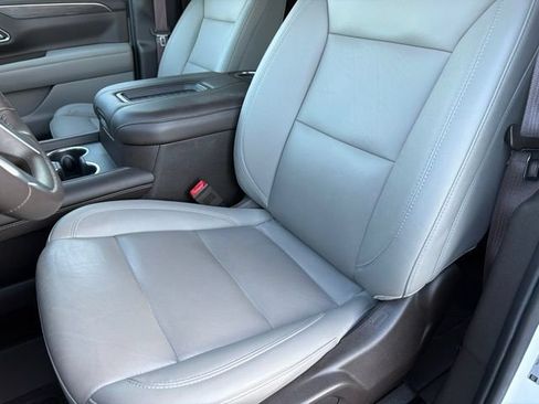 Used 2022 Chevrolet Tahoe LT w/ Luxury Package RWD image 10