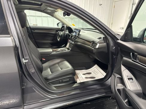 Used 2021 Honda Accord Touring image 10