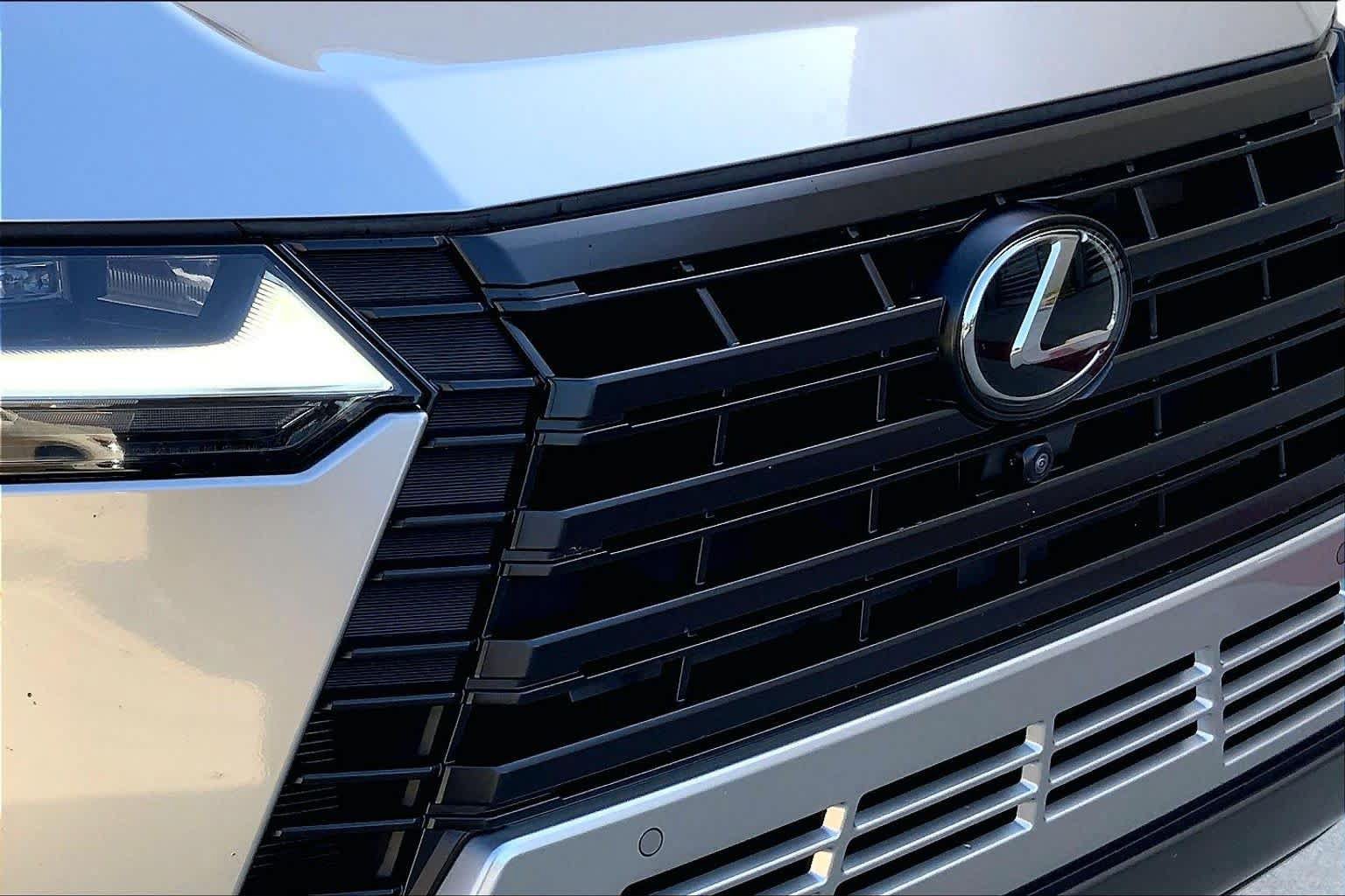 Used 2025 Lexus GX 550 w/ Accessory Package (2T) AWD/4WD image 62