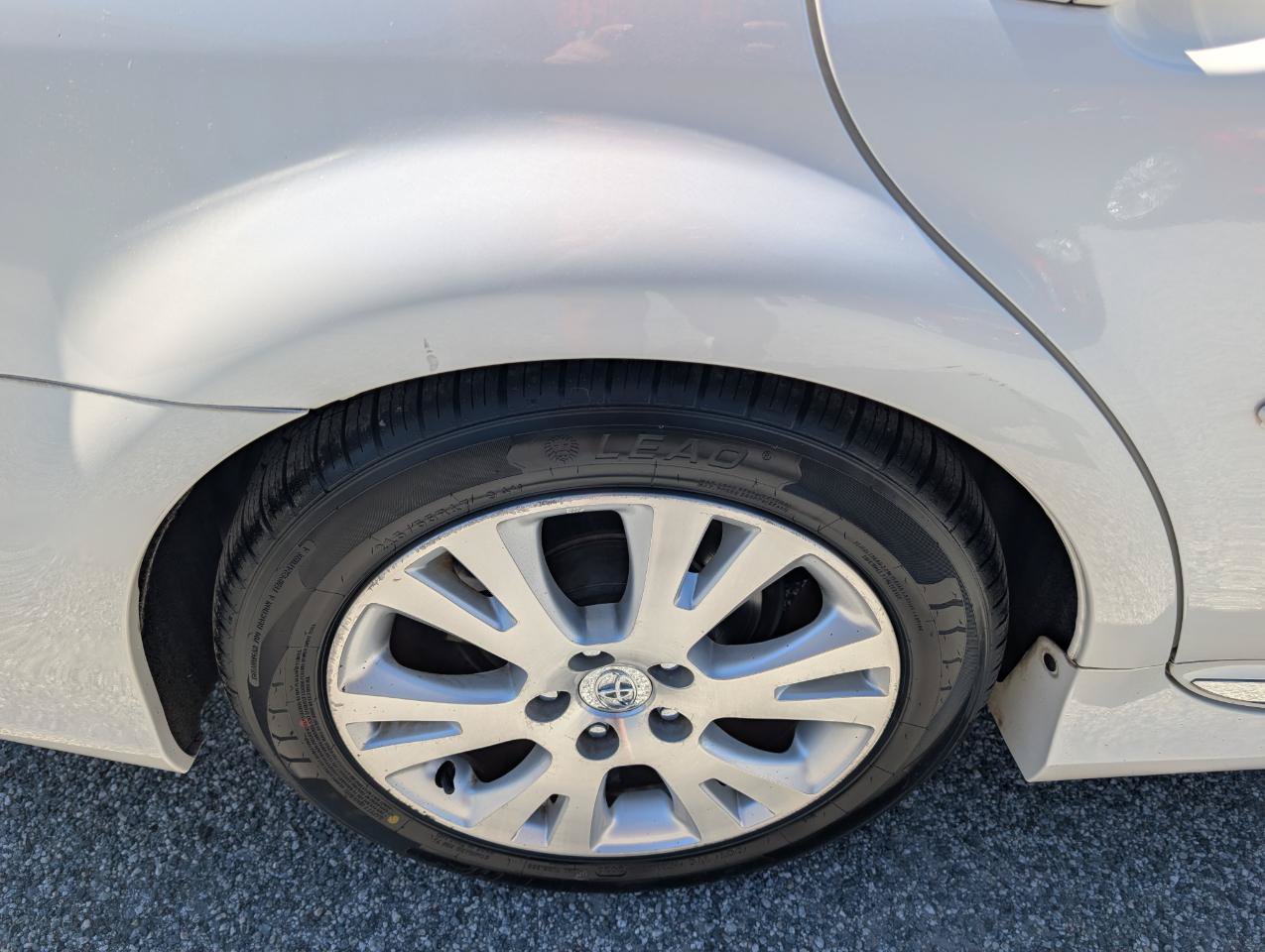 Used 2011 Toyota Avalon FWD image 6