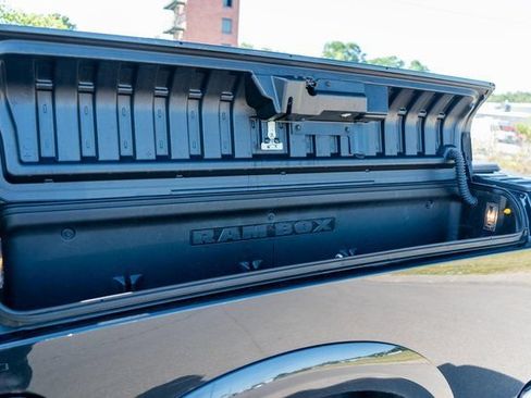 Used 2018 RAM 1500 Laramie w/ Convenience Group AWD/4WD image 11