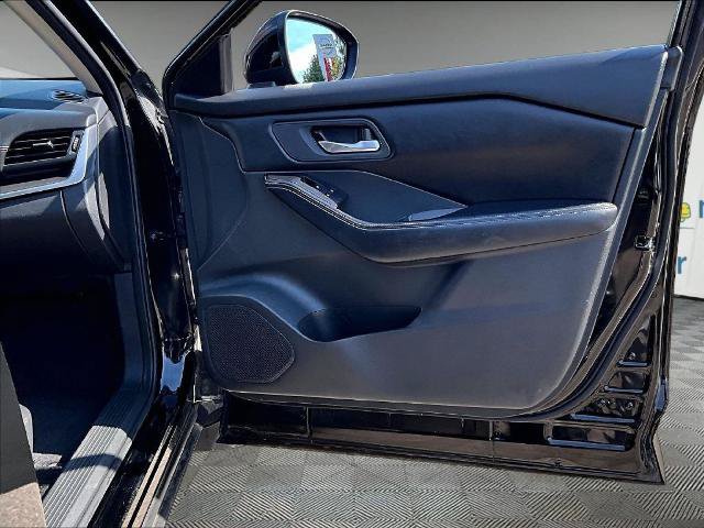 Certified 2024 Nissan Rogue SV AWD/4WD image 12