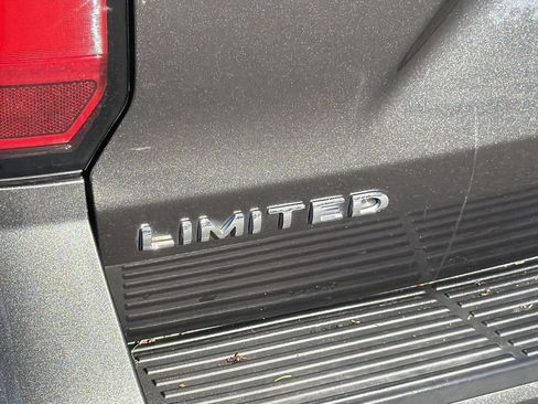 Used 2021 Ford Expedition Limited image 28