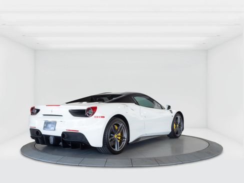Certified 2018 Ferrari 488 Spider RWD image 5