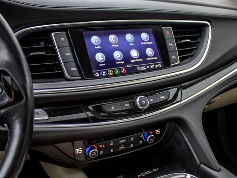 Used 2023 Buick Enclave Avenir w/ Avenir Technology Package image 32