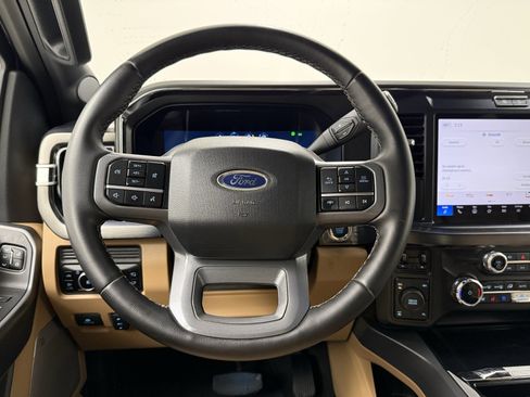 Used 2025 Ford F350 Lariat w/ Chrome Package image 28