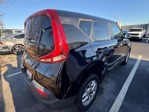 Certified 2022 Kia Soul LX w/ Technology Package image 5