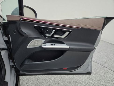 Used 2025 Mercedes-Benz EQE 500 4MATIC Sedan image 24