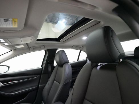 Used 2025 MAZDA MAZDA3 2.5 Turbo Sedan w/Premium Plus image 31