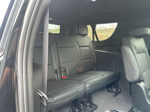 Used 2024 GMC Yukon XL Denali AWD/4WD image 15