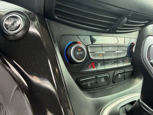 Used 2018 Ford C-MAX Titanium FWD image 30