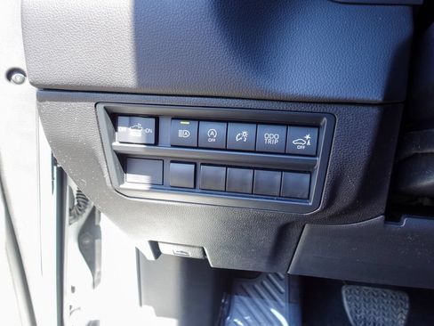 Used 2024 Toyota Tundra Limited AWD/4WD image 18