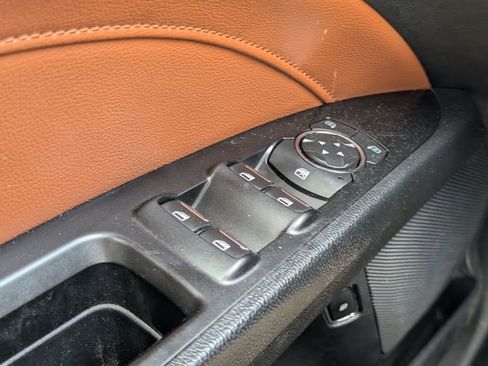 Used 2019 Ford Fusion Energi Titanium image 10