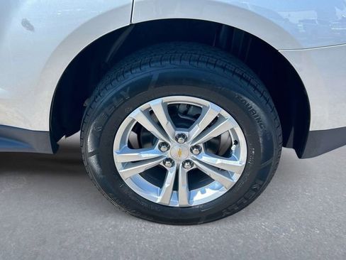 Used 2017 Chevrolet Equinox LS FWD image 11