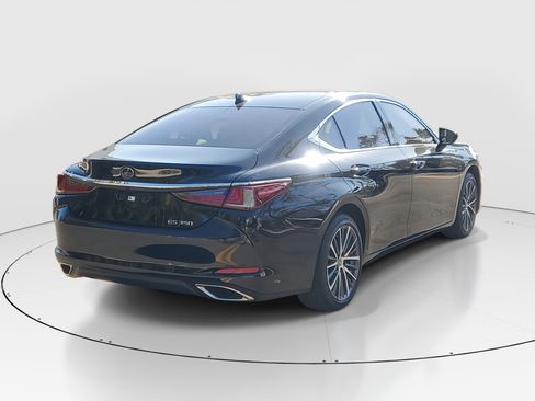 Used 2024 Lexus ES 350 w/ Premium Package image 7