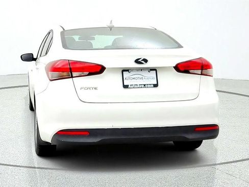Used 2017 Kia Forte LX FWD image 6