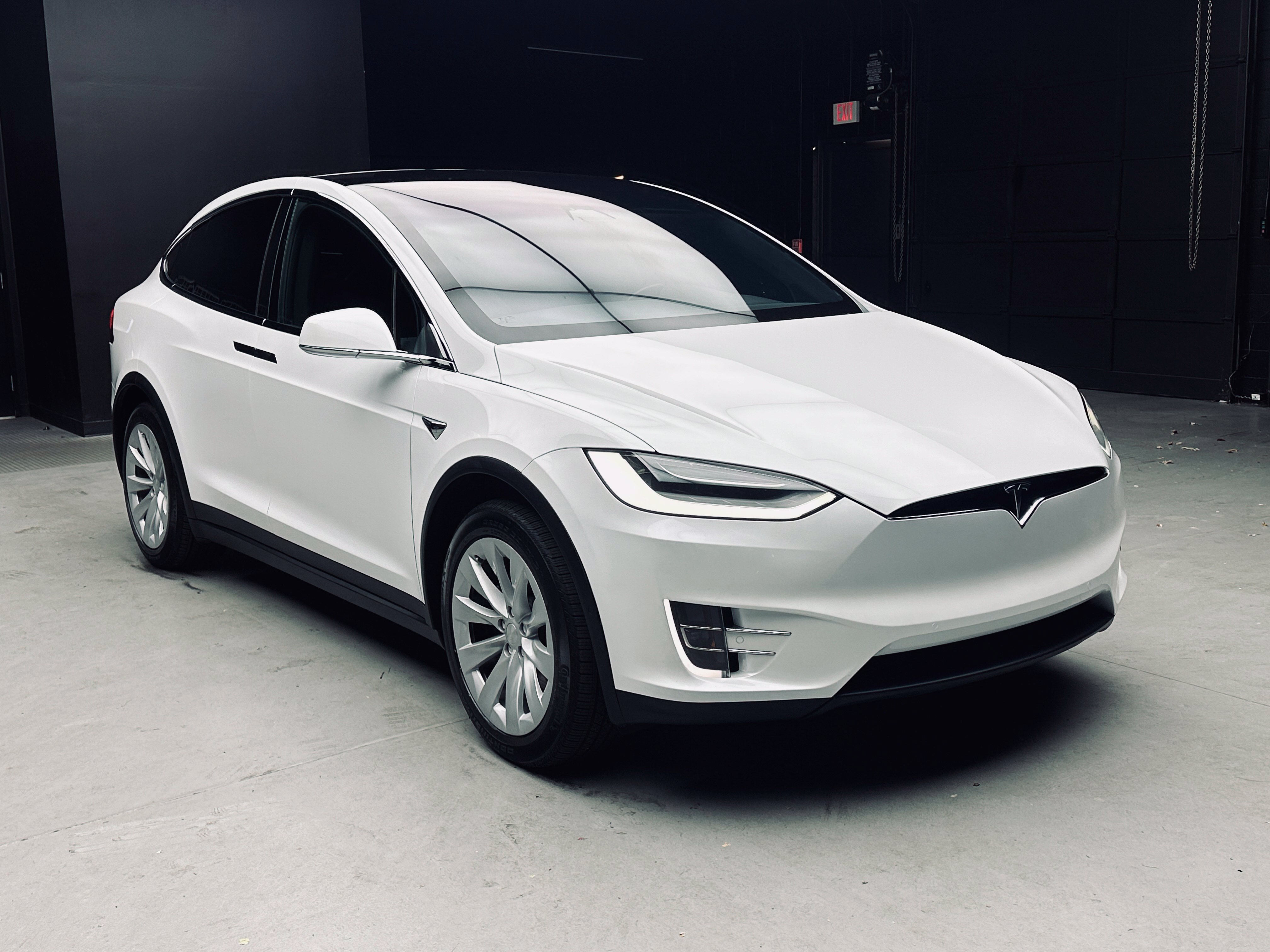 Used 2020 Tesla Model X Long Range AWD/4WD image 9