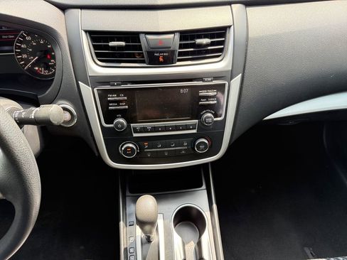 Used 2016 Nissan Altima 2.5 S w/ Power Driver Seat Package FWD image 11