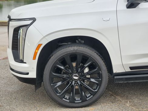 Certified 2025 Cadillac Escalade Sport Platinum w/ LPO, ONYX Package AWD/4WD image 28