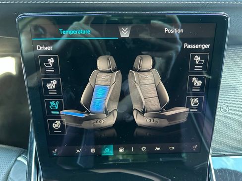 Used 2025 Cadillac Escalade Sport w/ LPO, ONYX Package RWD image 31