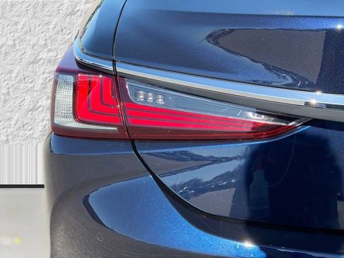 Used 2023 Lexus ES 350 w/ Premium Package image 10