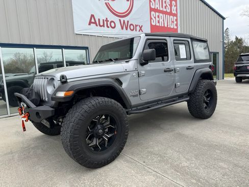 Used 2019 Jeep Wrangler Unlimited Sport image 21