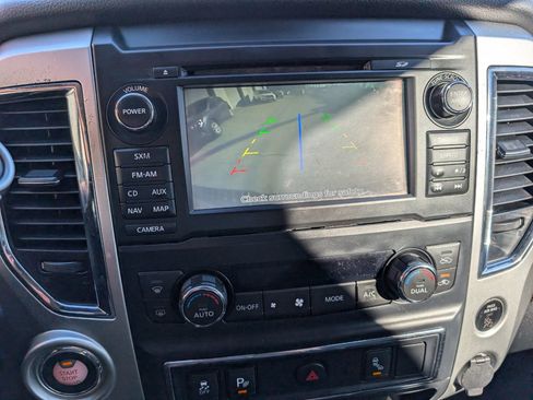 Used 2018 Nissan Titan SL w/ Chrome Package image 24