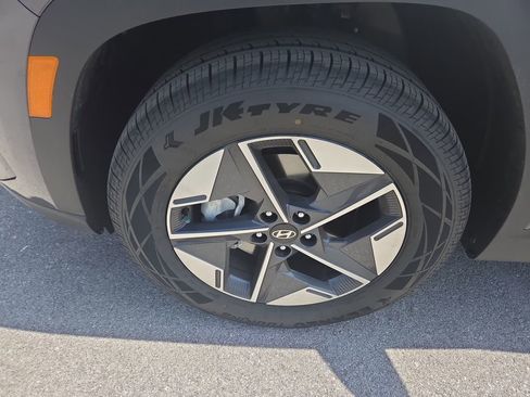 Certified 2025 Hyundai Tucson SEL AWD/4WD image 10