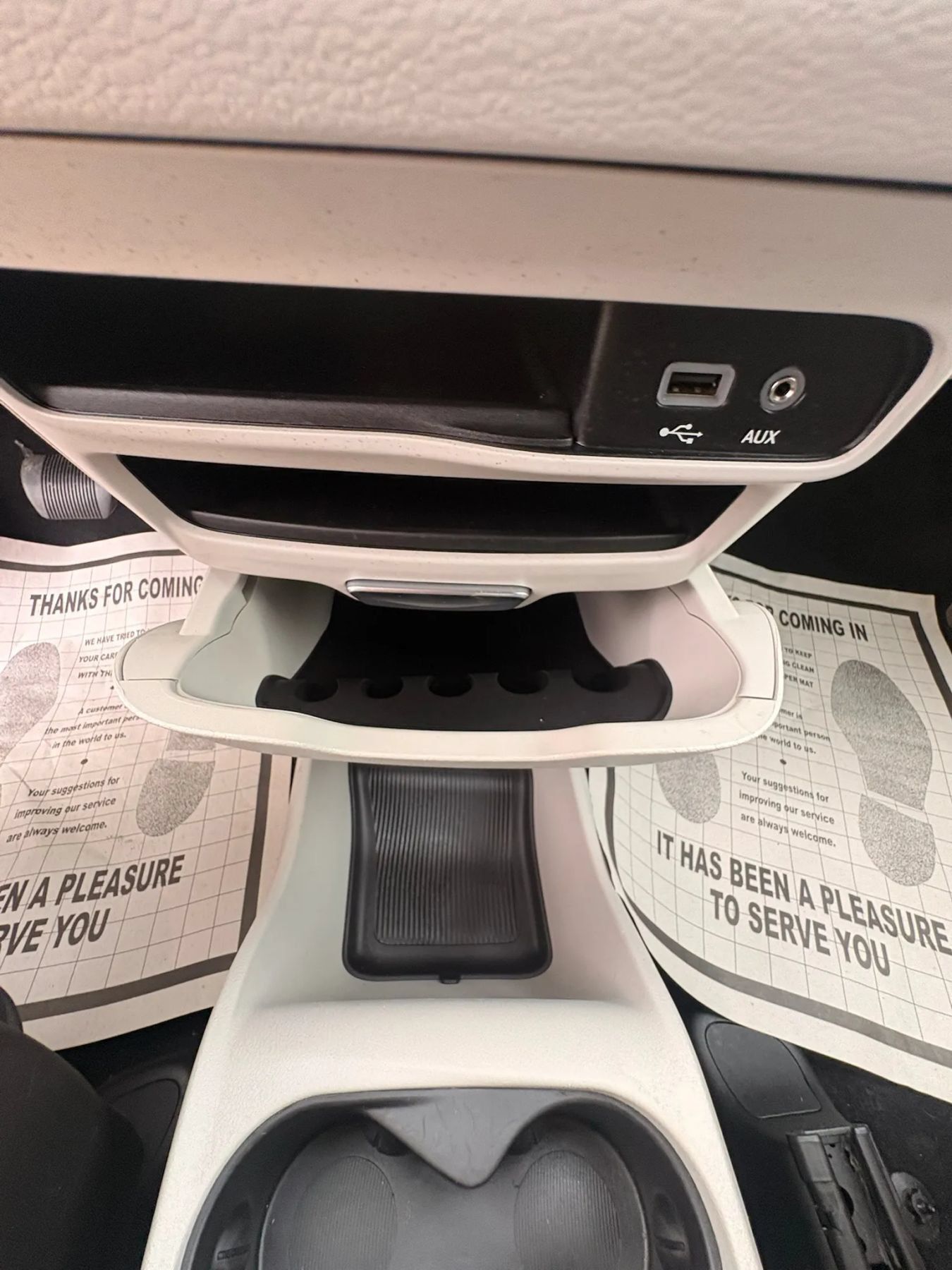 Used 2020 Chrysler Voyager LX w/ Cold Weather Group FWD image 25
