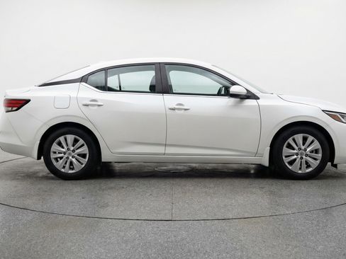 Used 2025 Nissan Sentra S FWD image 11