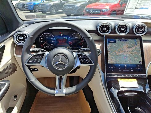 New 2025 Mercedes-Benz GLC 300 4MATIC image 11
