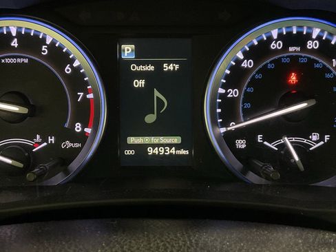 Used 2017 Toyota Highlander SE AWD/4WD image 43