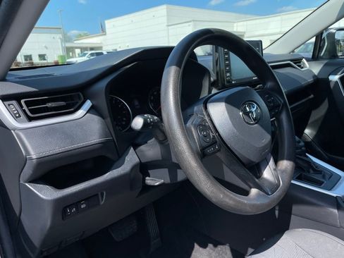 Used 2020 Toyota RAV4 XLE image 29