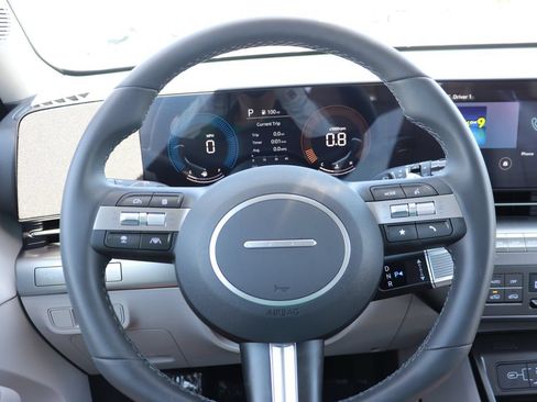 Used 2026 Hyundai Kona SEL Premium FWD image 19