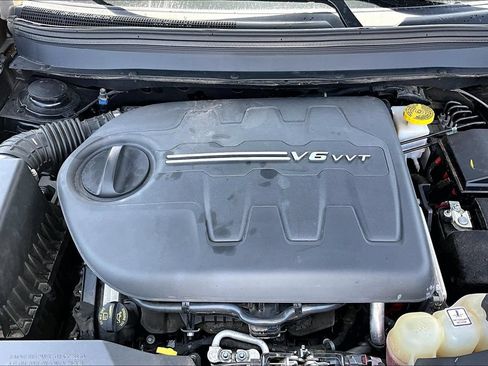 Used 2019 Jeep Cherokee Limited AWD/4WD image 9